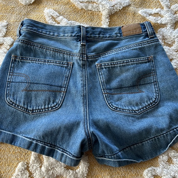 AE Mom Short - Picture 4 of 4